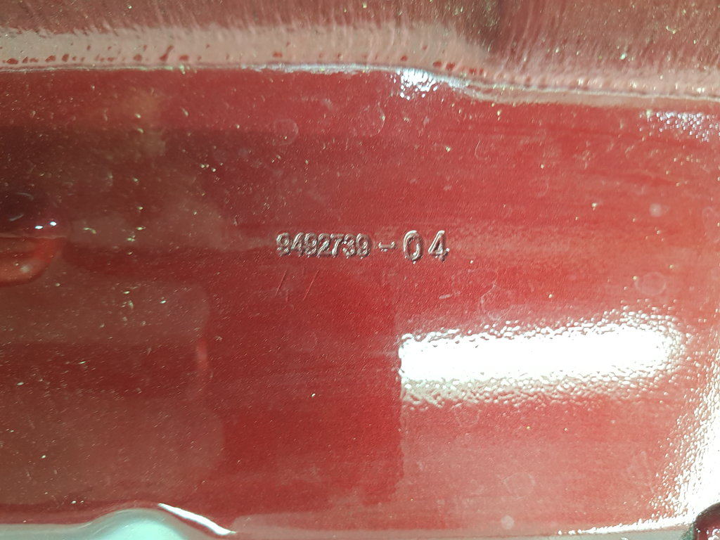 324747