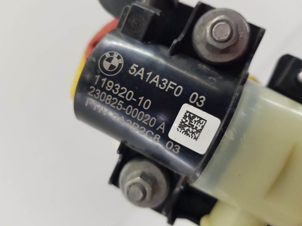 325220