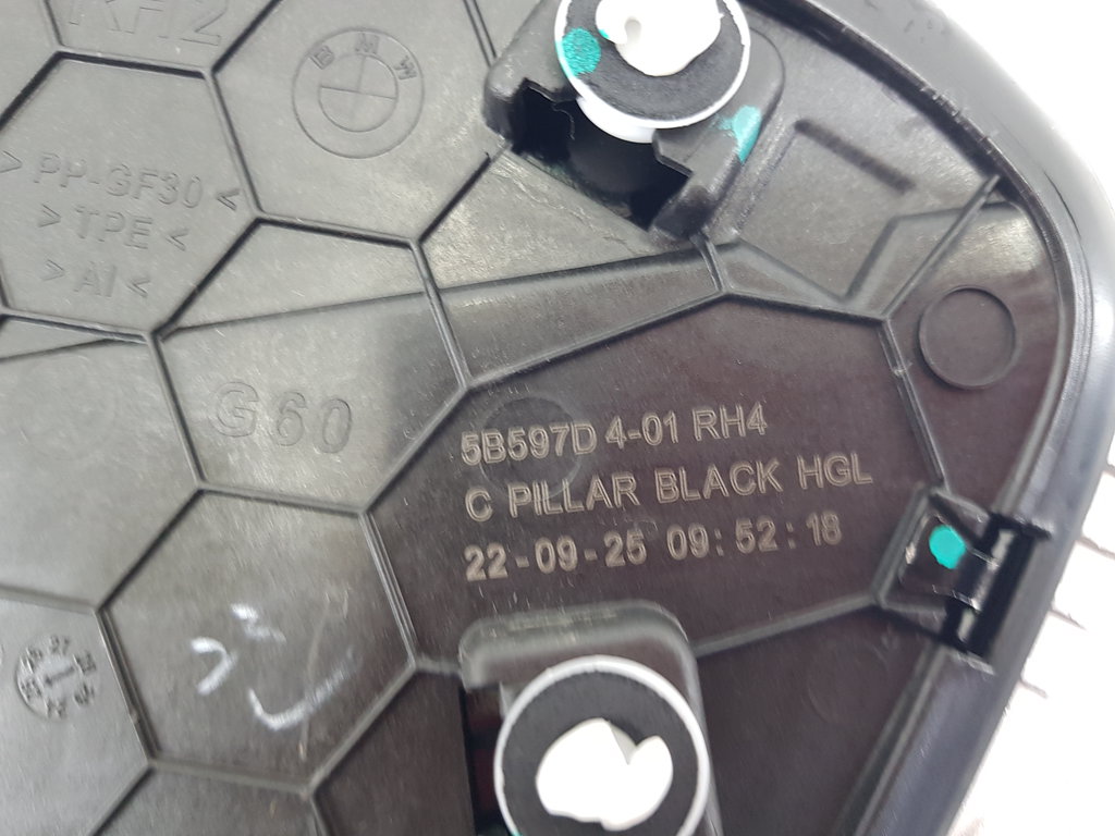 325223