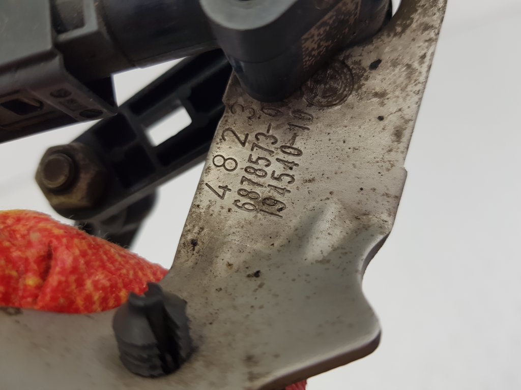325227