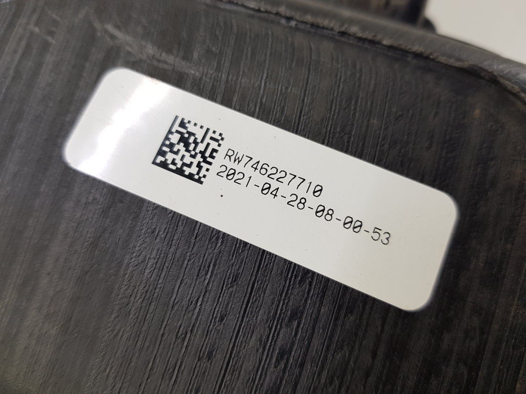 325239