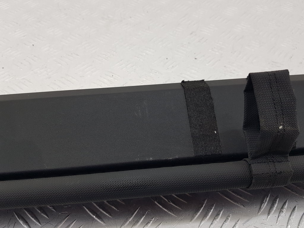 325370