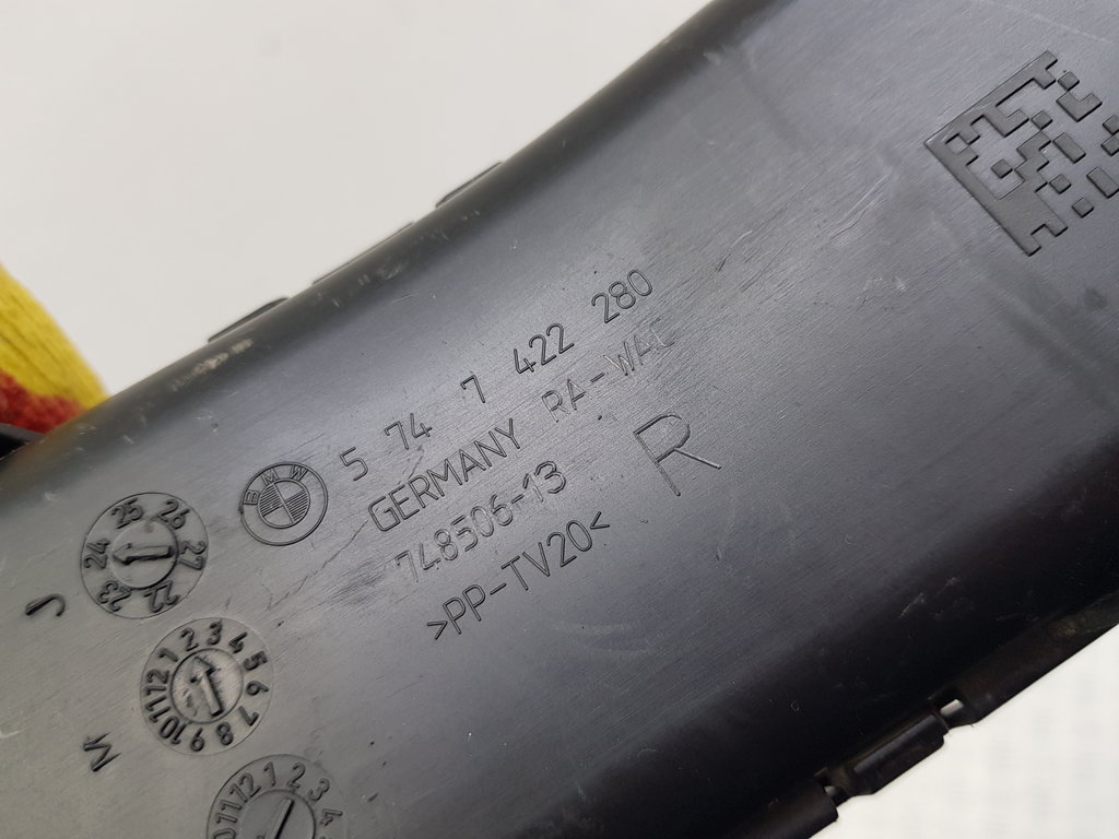 325404