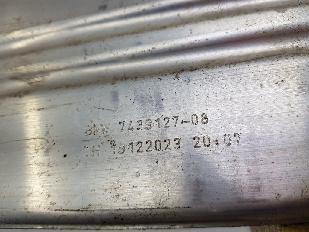 325450