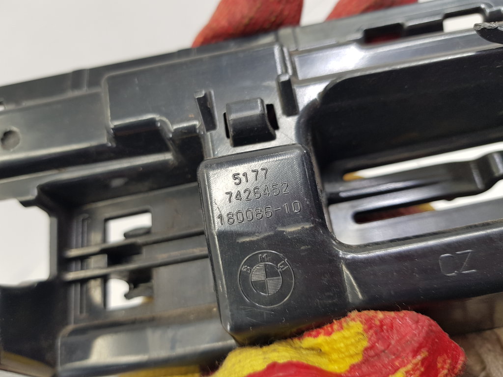 325472