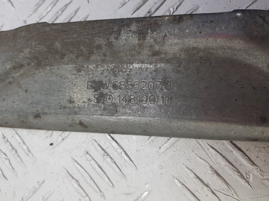 325618
