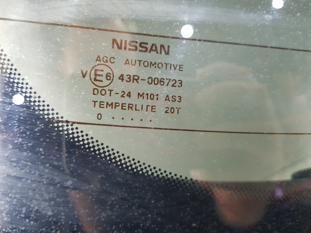 325960