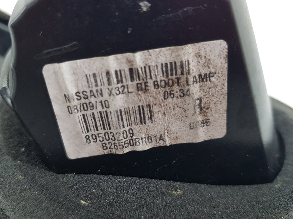 325980