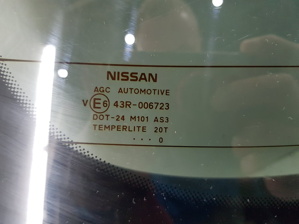 327077