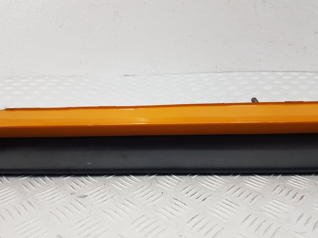 327300