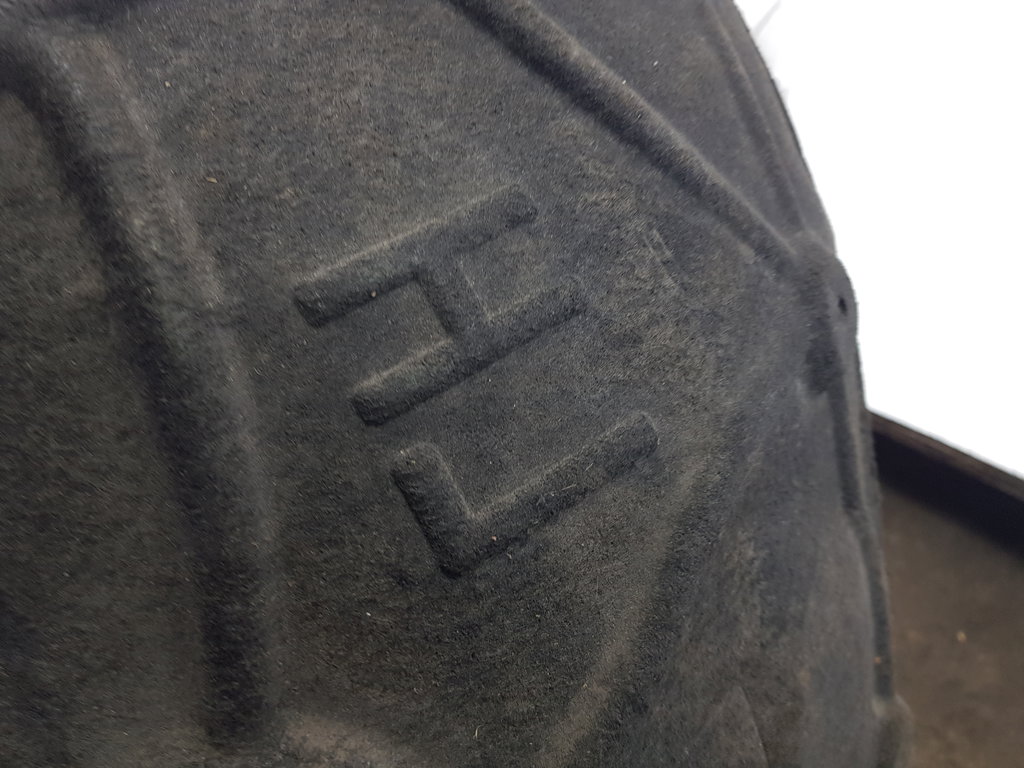 317100