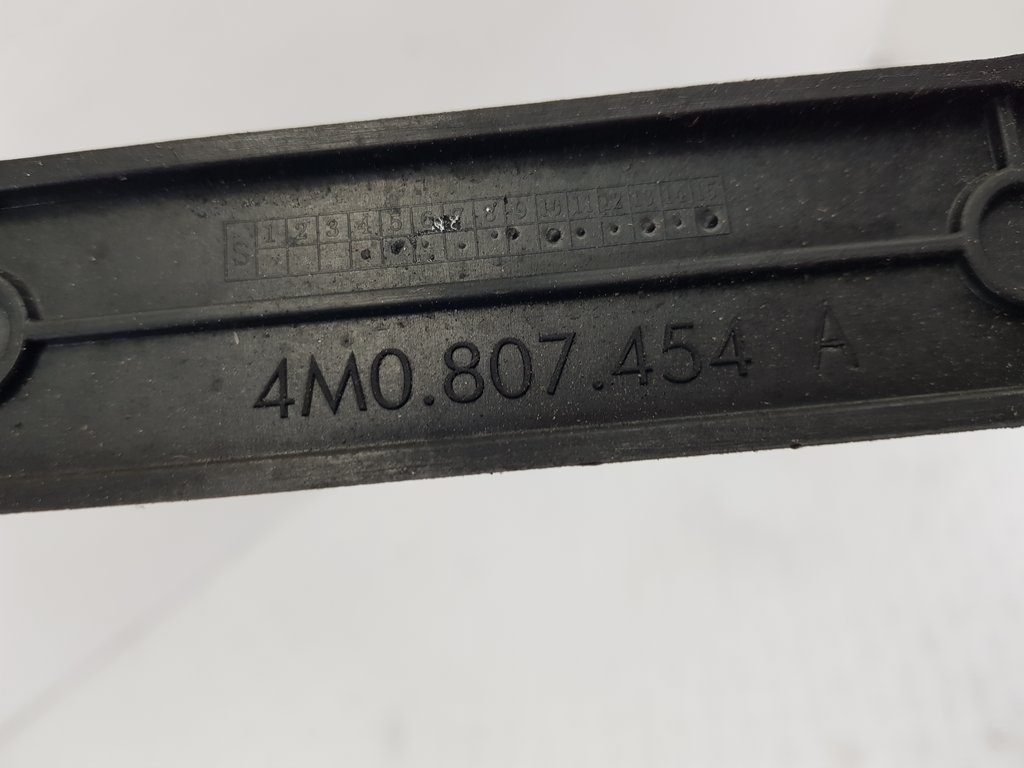 329182